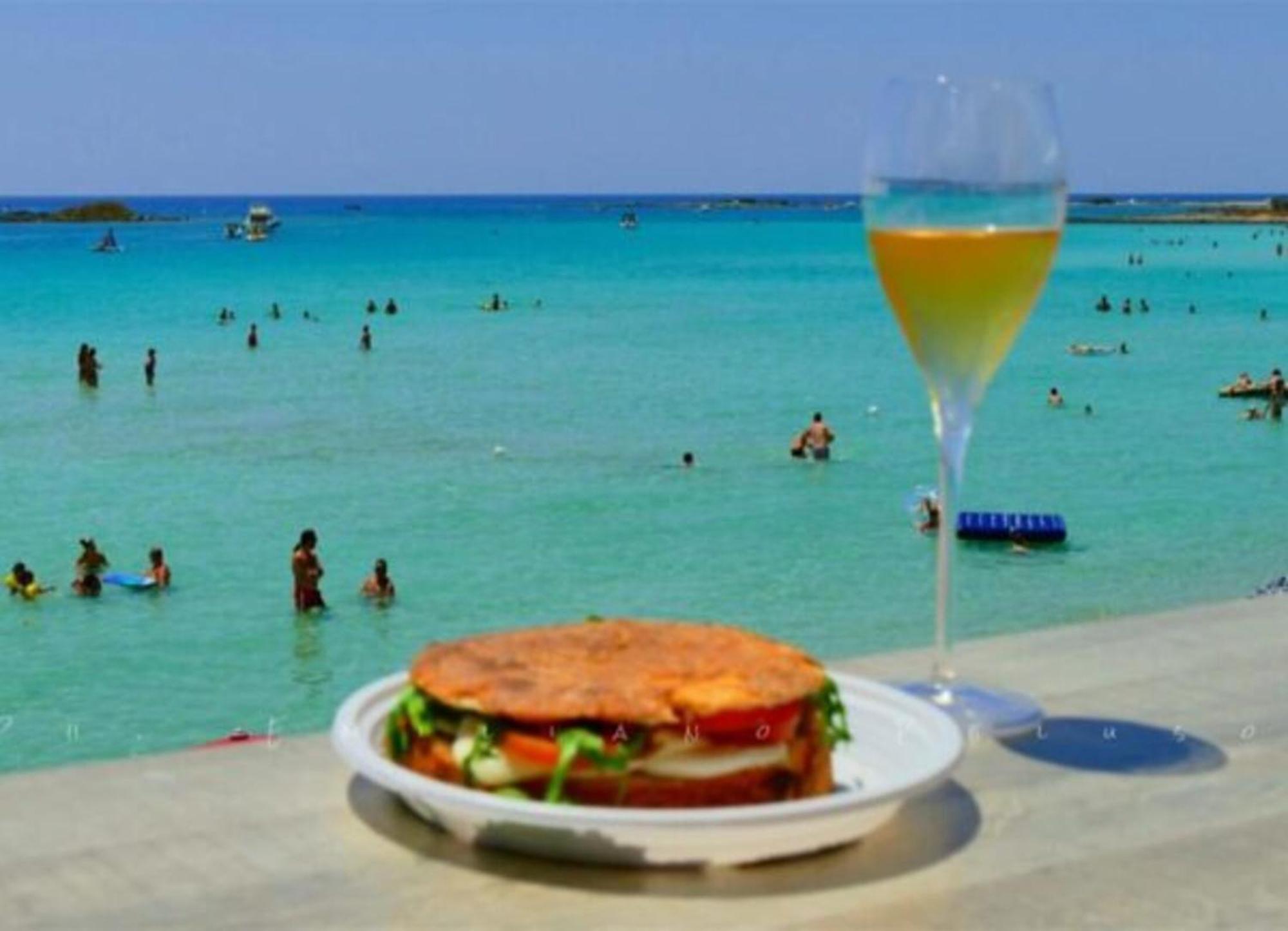 The Blue Panoramic Penthouse Villa Porto Cesareo Buitenkant foto